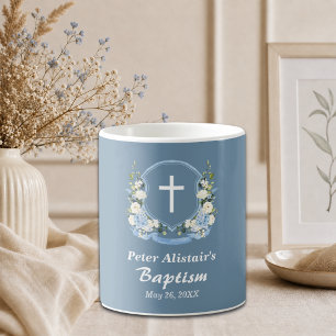 Mug Favori de baptême à croix florale bleue poussiéreu