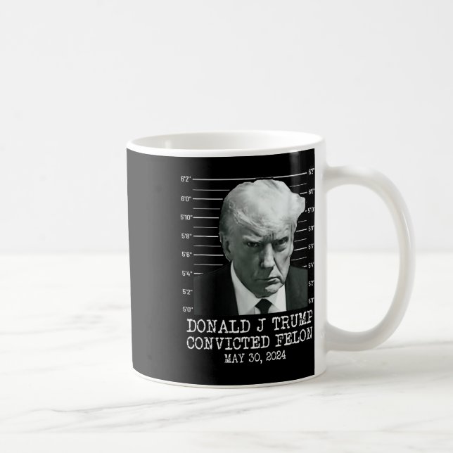 Mug Felon Donald Trump Coupable De Le Verrouiller Dans (Droite)