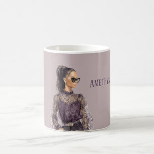 Mug Femme aux cheveux noirs blouse en dentelle violett