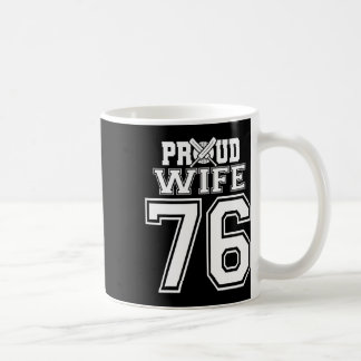 Mug Femme de cricket fière Numéro 76