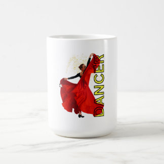 Mug Femme en robe rouge dansant