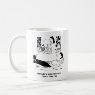 Mug Femme Occupée Alors Que Le Mari Inactif Reste. Drô