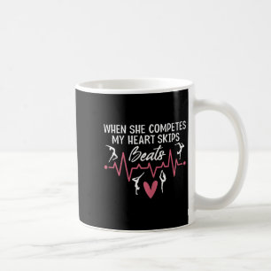 Mug Femmes Quand Elle Compète Mon Cœur S'Arrête Fièrem