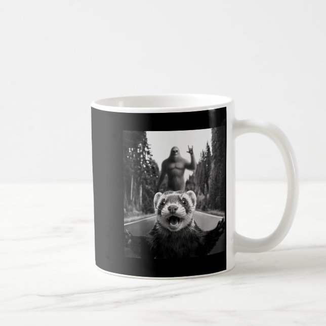 Mug Ferret Selfie With Bigfoot Funny For Men Women Kid (Droite)