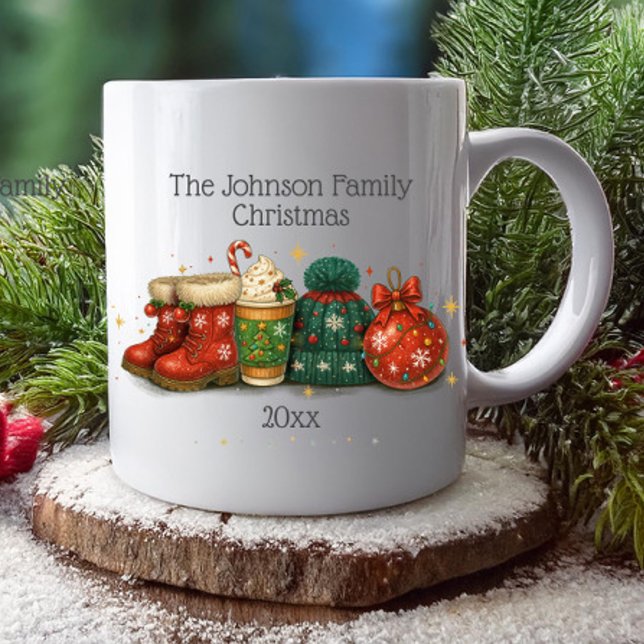 Mug Festif Boots d'hiver Casquettes Noël de famille (Festive boots, hat, ornaments and coffee Christmas family name and year mug)