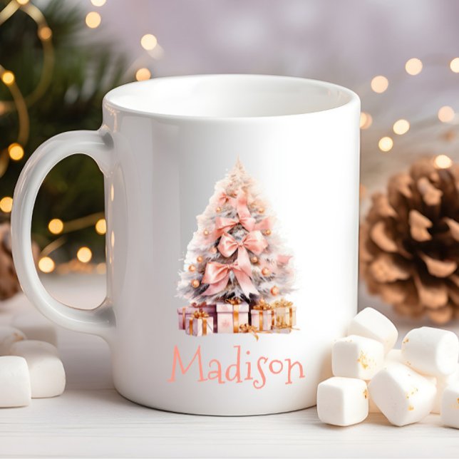 Mug Festif personnalisé Arbre de Noël rose (Personalized Pink Christmas Tree Coffee Mug, Hot Cocoa, Festive Holiday Gift Idea for Her, Friend)