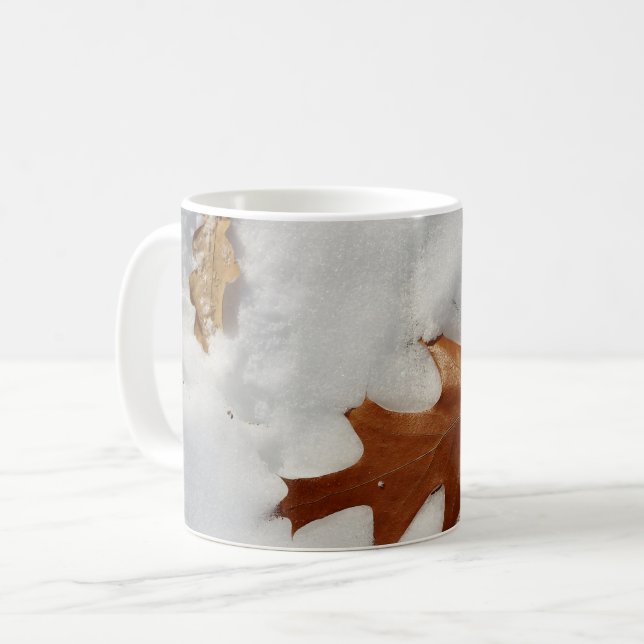 Mug feuille de chêne sur la neige (Devant gauche)