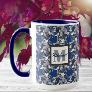 Mug Feuilles d'érable bleu sur un Arrière - plan de ch