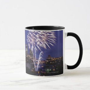 Mug Feux d'artifice au-dessus de la ville