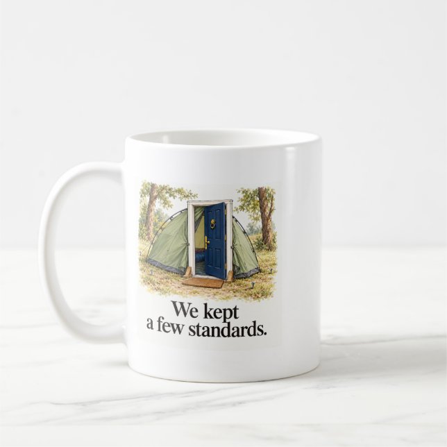 Mug Few Standards Funny Camping Door (Gauche)