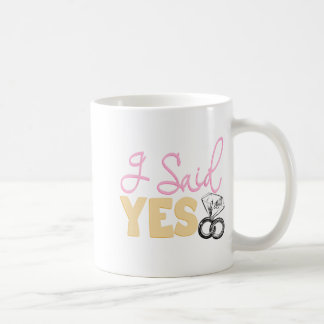 Mug Fiançailles de fiançailles amusantes J'ai dit oui 