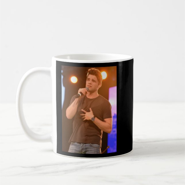 Mug Fier Jeremy Jordan Elsie Fest (Gauche)
