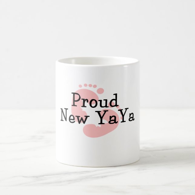 Mug Fière Nouvelle Yaya Empreintes de Bébé Fille (Centre)