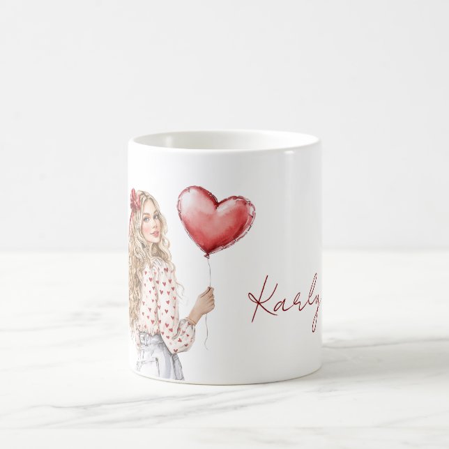 Mug Fille aux cheveux blonds blouse à coeurs rouges (Centre)
