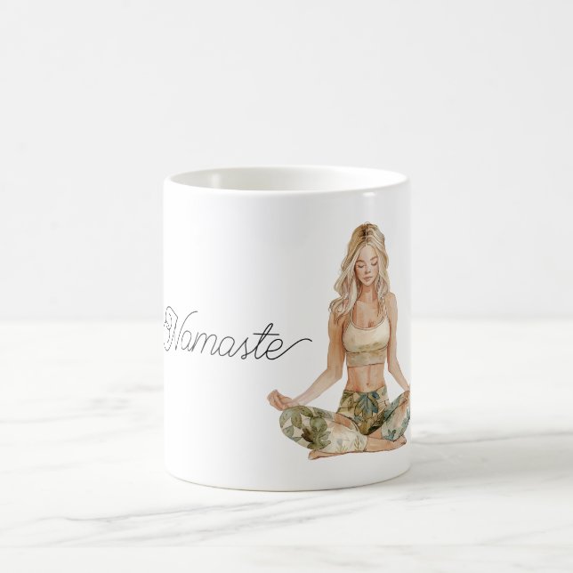 Mug Fille blonde en posture de Namaste Yoga (Centre)