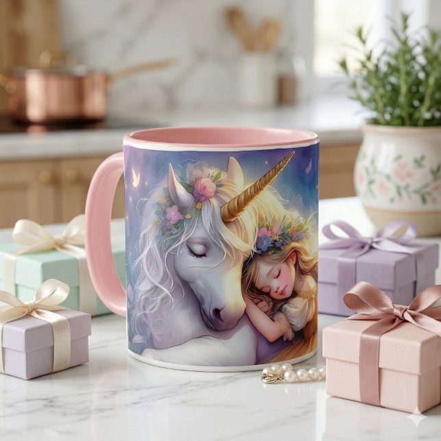 Mug Fille Endormie Paysage de Rêve Licorne (Sleeping Girl Unicorn Dreamscape Coffee Mug On Kitchen Counter With Pastel Wrapped Gifts)