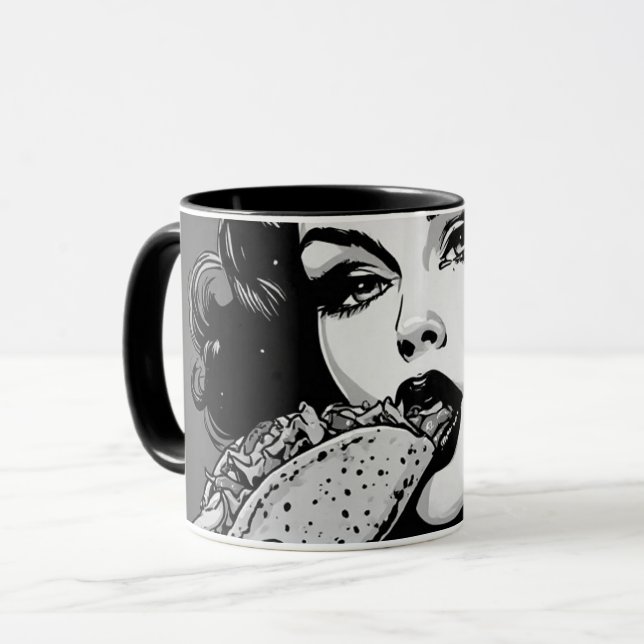 Mug Fille gothique de style graphique BW 50s mangeant  (Devant gauche)