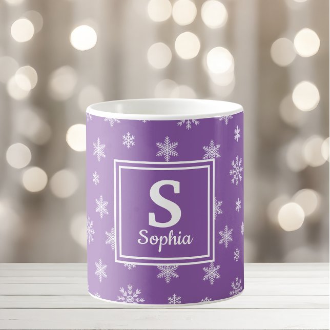 Mug Flammes de neige blanches de Noël monogramme viole (Créateur téléchargé)