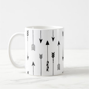 Mug Flèches tribales sur arrière - plan blanc. Moteur