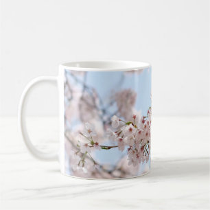 Mug Fleur de cerisier blanc sous ciel bleu clair en m