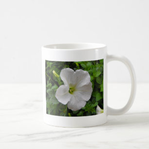 Mug fleur de pétunia blanche