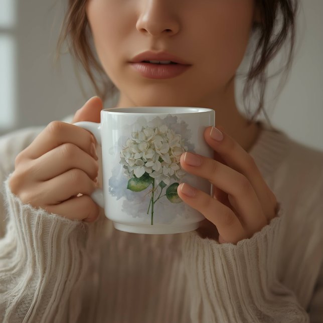 Mug Fleur d'hortensia blanc à l'aquarelle délicate (Créateur téléchargé)