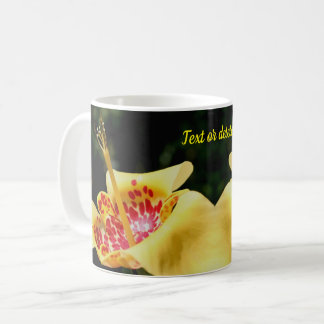 Mug Fleur Lily tachetée Jaune Personnalisée