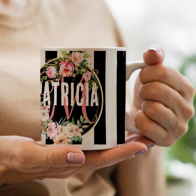 Mug fleur rose noir et blanc Stripes monogramme (Créateur téléchargé)