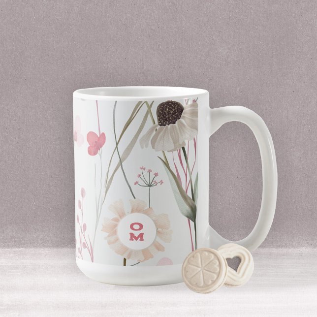 Mug Fleur sauvage lumineux romantique Monogramme vert  (Romantic Mauve Sage Floral Monogram Coffee Mug ©Susanne Sachers - Sunny Mind Design 🌞)