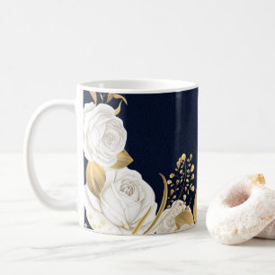 Mug fleurs blanches feuilles dorées bleu marine