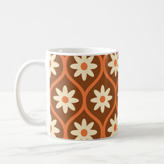Mug Fleurs blanches rétro sur ogee vintage marron (Gauche)