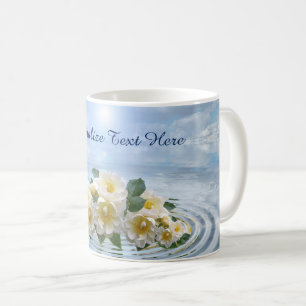 Mug Fleurs blanches romantiques sur l'océan pour perso
