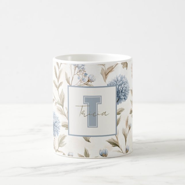 Mug Fleurs Brunes Bleues Crème Monogramme Initial Nom (Centre)