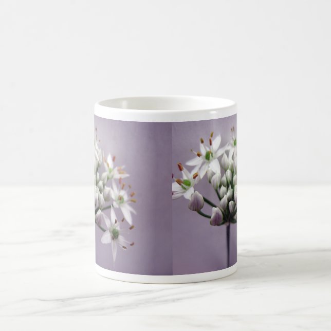 Mug Fleurs de Ciboulette Blanche à l'Ail sur Fond Viol (Centre)
