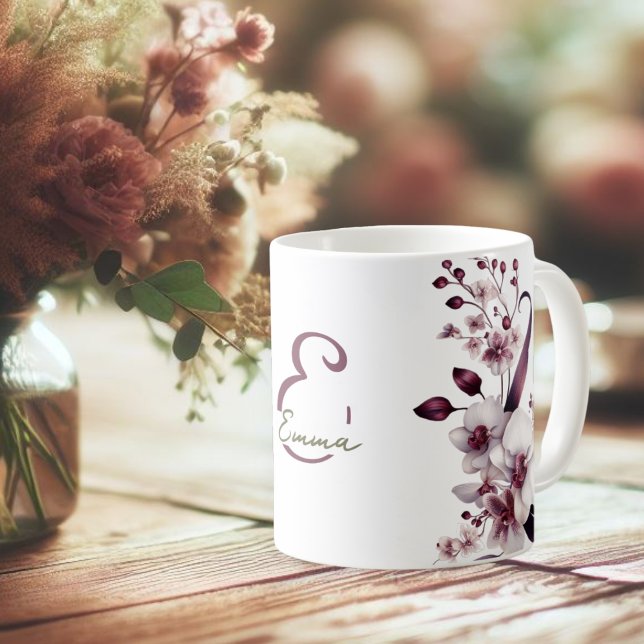 Mug Fleurs d'orchidées blanches et magenta Monogramme (Créateur téléchargé)