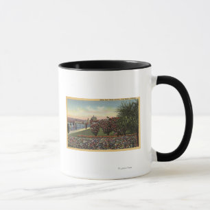 Mug Fleurs le long de East Ocean Avenue
