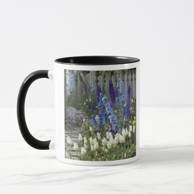 Mug Fleurs printanières le long d'un chemin de jardin, (Gauche)