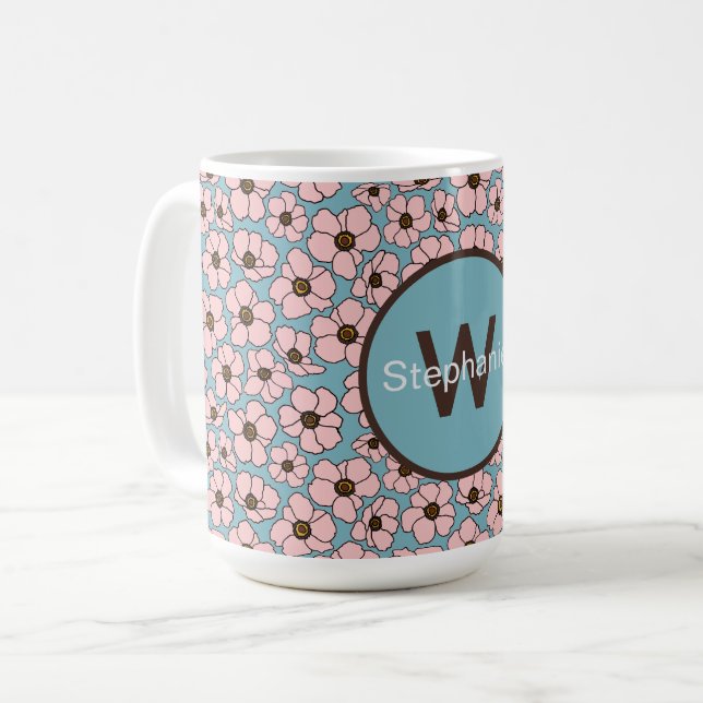 Mug Fleurs roses sur fond bleu avec monogramme  (Devant gauche)