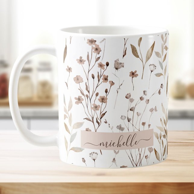 Mug Fleurs sauvages brunes délicates monogramme Feuill (In situ)