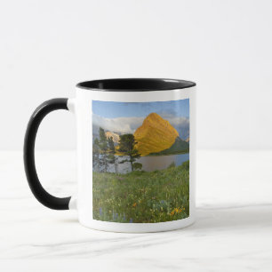 Mug Fleurs sauvages le long du lac Swiftcurrent dans M