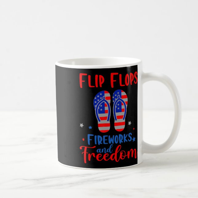 Mug Flip Flops Fireworks Et Liberté Drapeau Américain  (Droite)