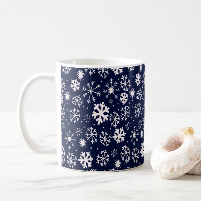 Mug Flocons de neige dessinés à la main avec un fond b (Avec donut)
