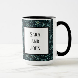 Mug Flocons étincelants blancs bleus dans le ciel noir