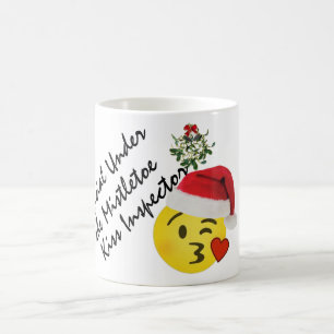 Mug fonctionnaire de baiser d'emoji sous l'inspecteur