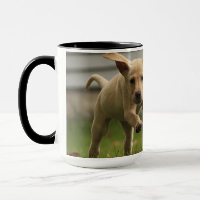 Mug Fonctionnement jaune de chiots de Labrador (Gauche)