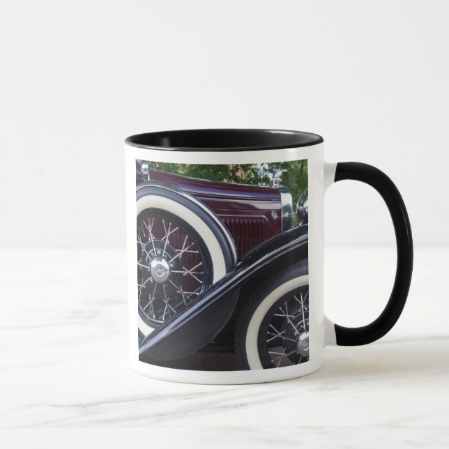 Mug Ford 1930 une voiture classique (Droite)