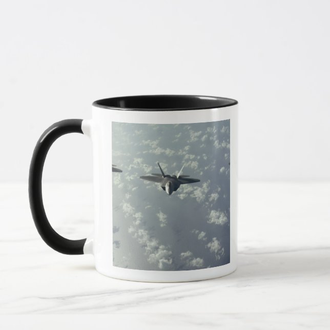Mug Formation de trois navires de F-22 Raptors (Gauche)