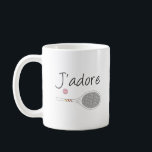 Mug French Chic J'adore Tennis Player Design<br><div class="desc">J'adore le design de tennis en français chic, avec raquette de tennis rétro blanche. Cadeau de design classique, chic, preppy et élégant pour joueur de tennis. Un cadeau simple et minimaliste pour votre coach de tennis ou votre équipe de tennis. Cadeau personnalisé pour un joueur de tennis. Illustration de tennis...</div>
