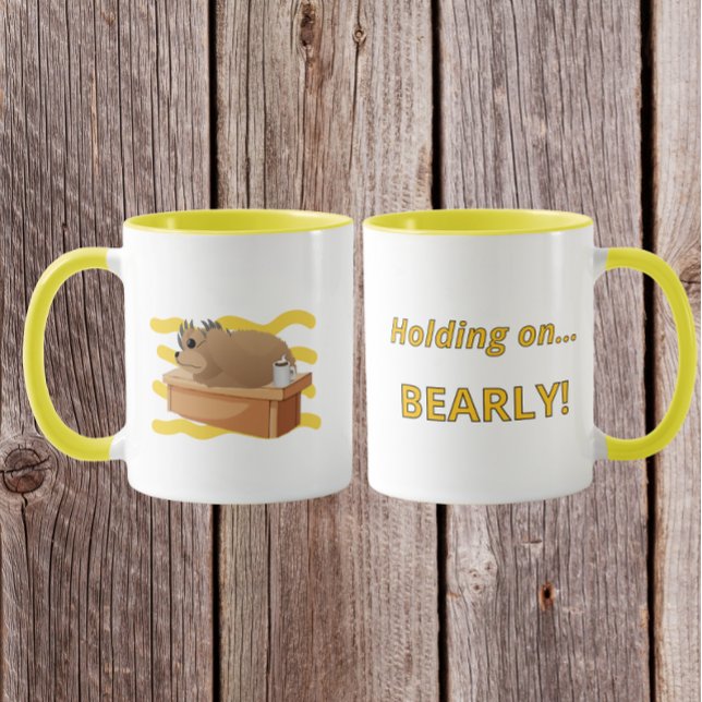 Mug Funny Bear “Holding On, Bearly!” Design (Créateur téléchargé)