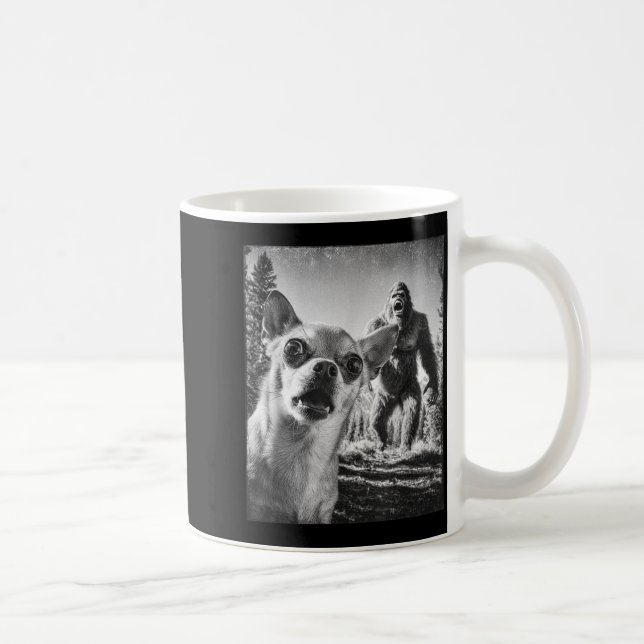 Mug Funny Chihuahua Selfie With Bigfoot Sasquatch Cryp (Droite)